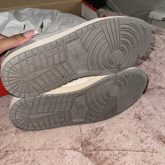 Air Jordan 1 Retro Low OG 'Atmosphere Grey' - Picture 6 of 6
